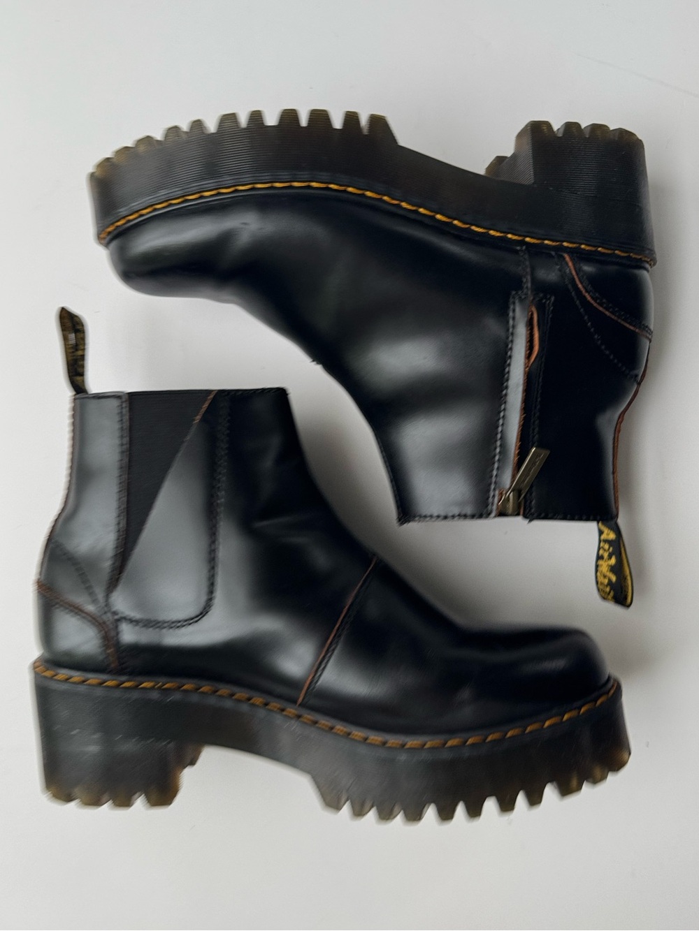 Dr. Martens Rometty II Chelsea Boot | 8 - Picture 4 of 11